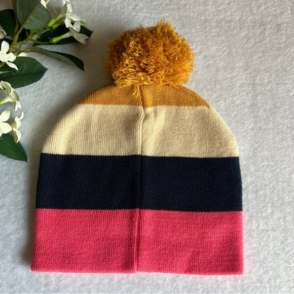FRESH Knit Beanie Winter Pom - Picture 5 of 8